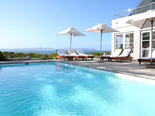 Ocean Eleven Guest House - Pool 